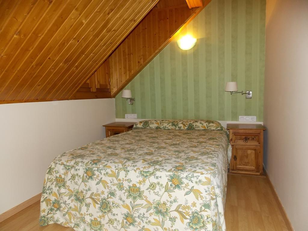 Apartamentos Fidalgo Sandiniés Habitación foto
