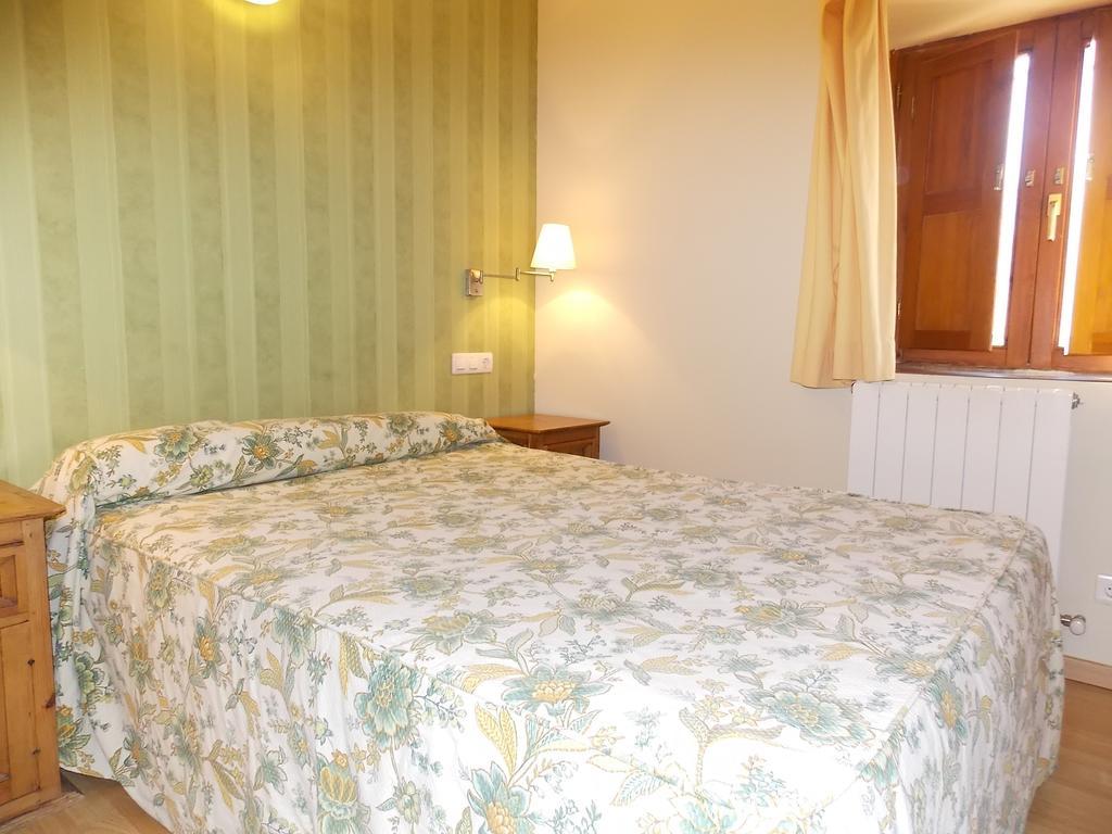 Apartamentos Fidalgo Sandiniés Habitación foto